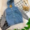 Jaqueta Jeans Infantil com Mangas de Moletom e Capuz