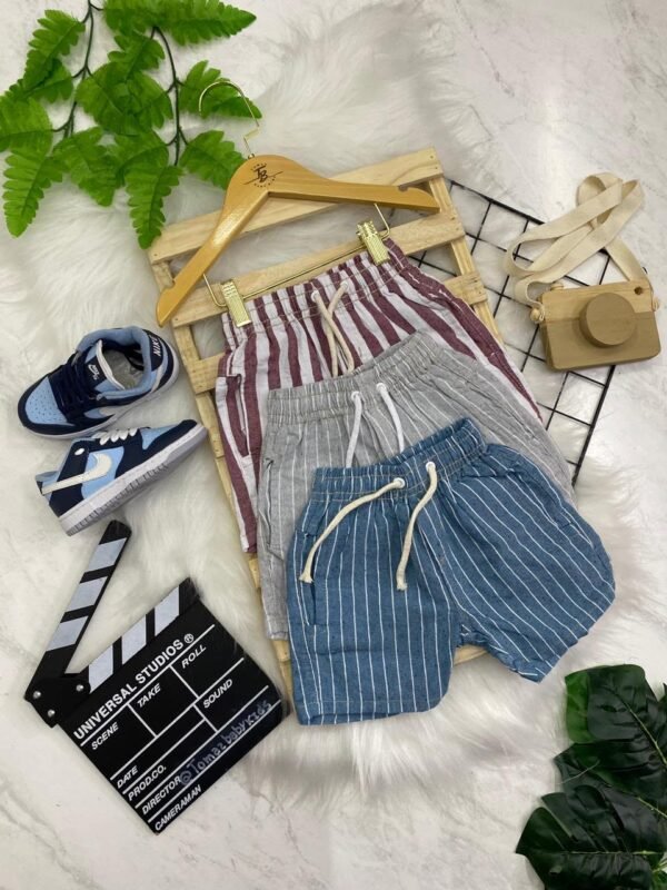 WhatsApp Image 2026-08-03 at 12.00.20 (1) Kit 2 Bermudas Infantis Listradas – Cores Sortidas