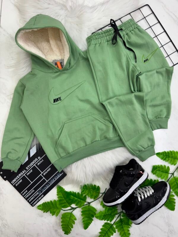 Conjunto Agasalho Infantil com Touca Peluciada