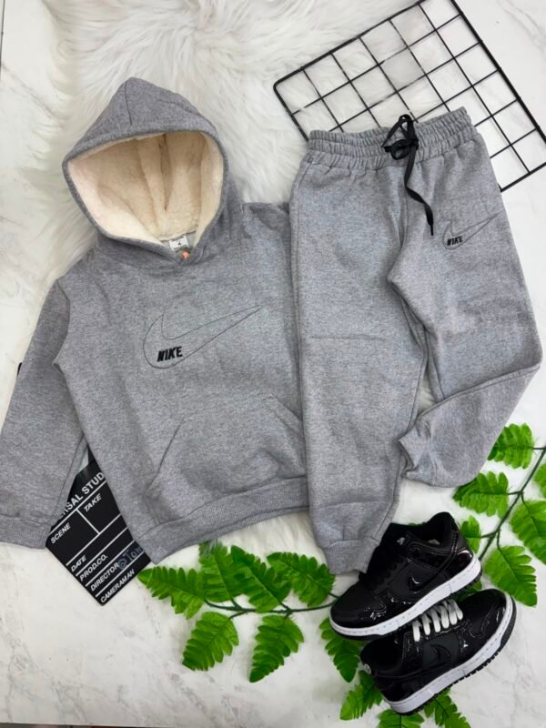 Conjunto Agasalho Infantil com Touca Peluciada